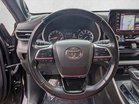 Used 2021 Toyota Highlander XSE image 19
