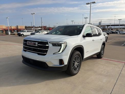 Used 2025 GMC Acadia Elevation image 1