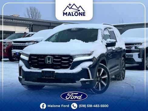 Used 2023 Honda Pilot Touring image 1