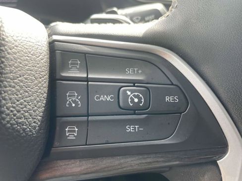 Used 2023 Jeep Grand Cherokee L Limited image 32