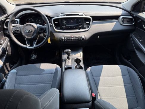 Used 2017 Kia Sorento AWD image 13