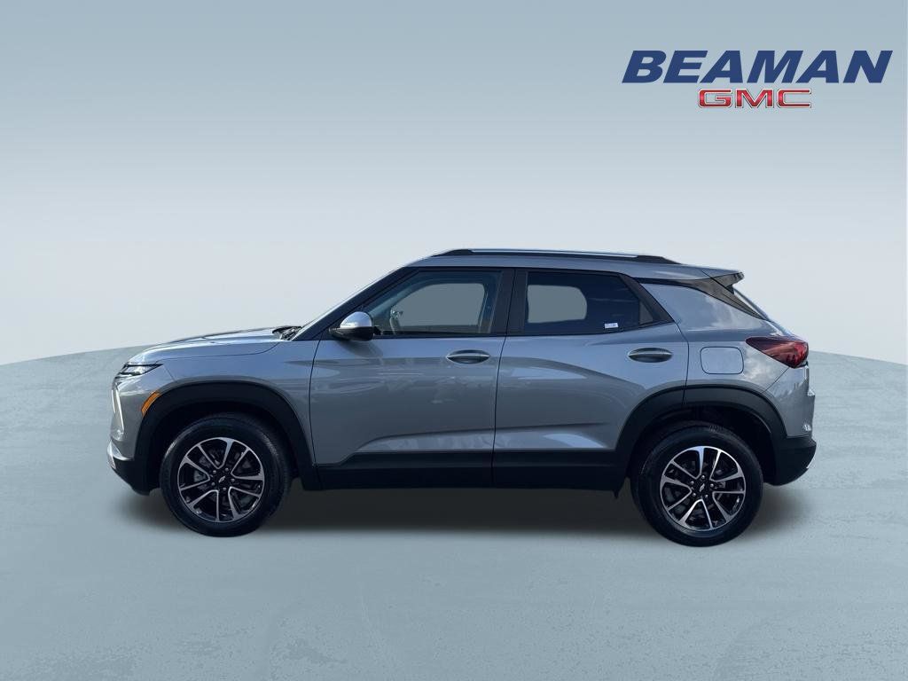 Used 2025 Chevrolet TrailBlazer LT AWD/4WD image 4