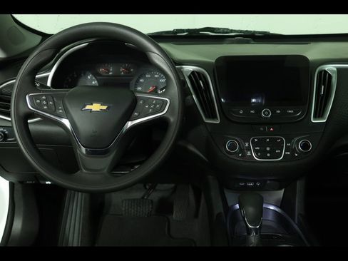 Used 2024 Chevrolet Malibu LT FWD image 11