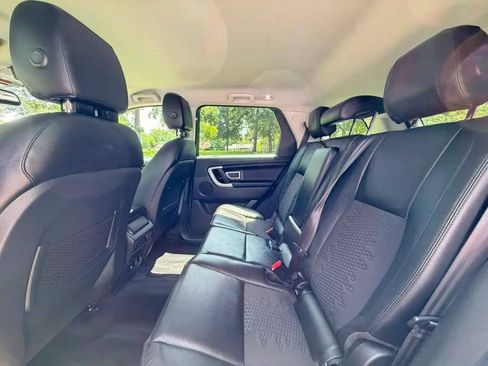 Used 2019 Land Rover Discovery Sport SE AWD/4WD image 9