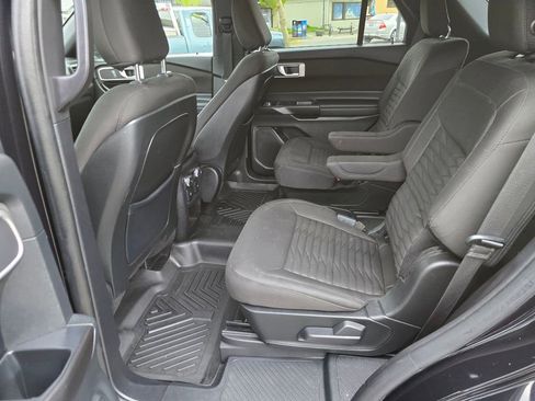 Used 2020 Ford Explorer XLT AWD/4WD image 20