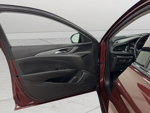 Used 2018 Buick Regal Preferred FWD image 14
