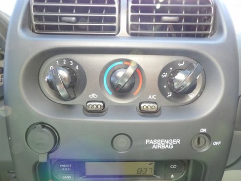 Used 2004 Nissan Frontier XE w/ (VTP) Value Truck Pkg RWD image 22
