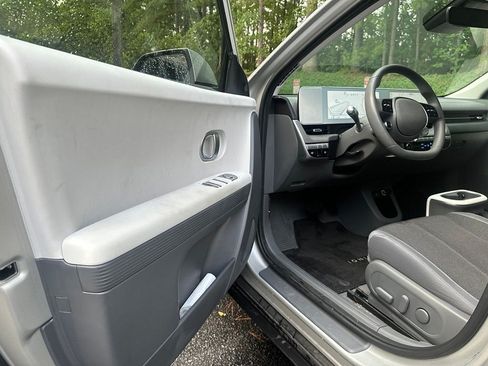 Used 2024 Hyundai Ioniq 5 SEL RWD image 11