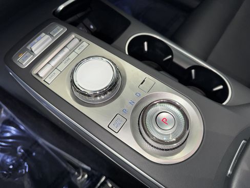 Used 2023 Genesis GV70 2.5T w/ Advanced Package image 28