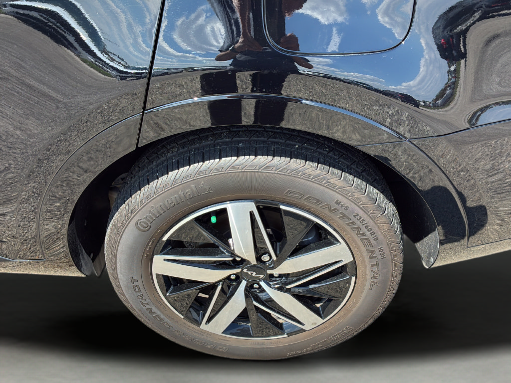 Used 2023 Kia Sorento S FWD image 32
