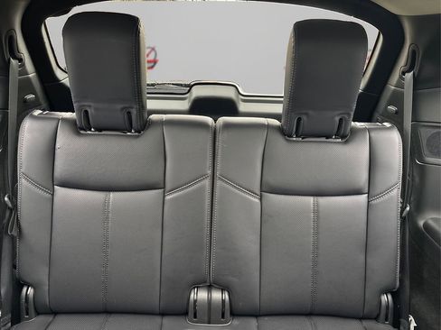 Used 2019 Nissan Pathfinder Platinum image 42