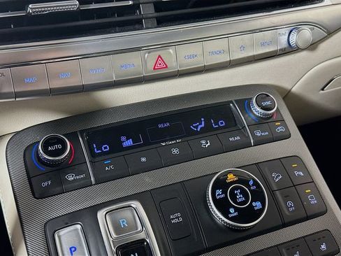 Used 2020 Hyundai Palisade Limited image 17