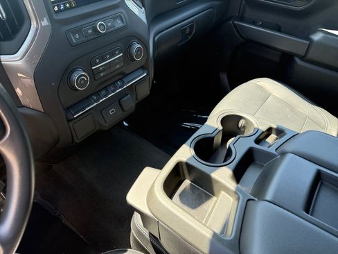 Used 2019 Chevrolet Silverado 1500 Custom Trail Boss w/ Custom Convenience Package AWD/4WD image 13