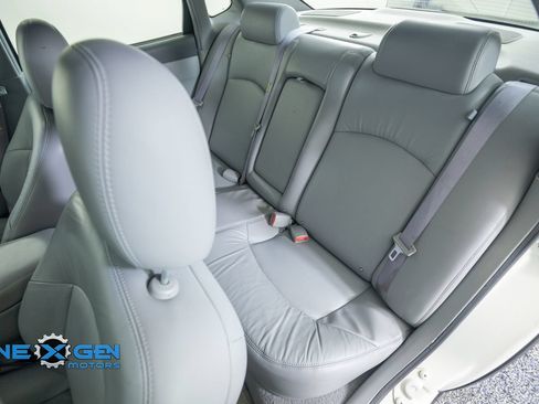 Used 2006 Buick LaCrosse CXL w/ Chrome Appearance Package FWD image 28