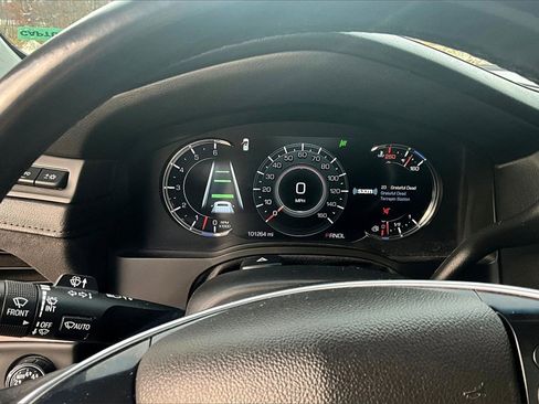 Used 2019 Cadillac Escalade Luxury image 17