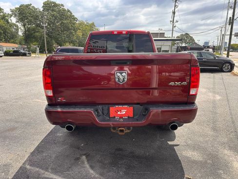 Used 2017 RAM 1500 Express w/ Express Value Package AWD/4WD image 4