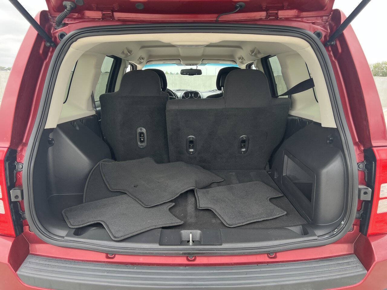 Used 2016 Jeep Patriot Latitude AWD/4WD image 20