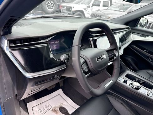 Used 2025 Jeep Wagoneer S Limited image 10