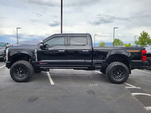 Certified 2024 Ford F350 Platinum w/ Tremor Off-Road Package image 4