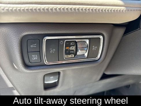 Used 2021 Lincoln Nautilus Reserve image 24