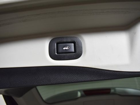 Used 2018 Nissan Rogue SV image 29