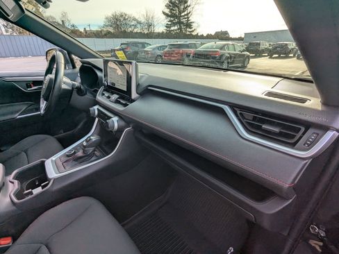Used 2023 Toyota RAV4 SE image 25