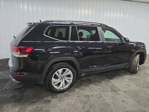 Used 2023 Volkswagen Atlas SE w/ Panoramic Sunroof Package AWD/4WD image 3