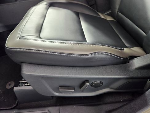 New 2025 Ford Bronco Outer Banks w/ Sasquatch Package image 13