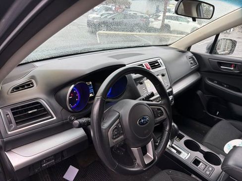 Used 2017 Subaru Outback 2.5i Premium image 5