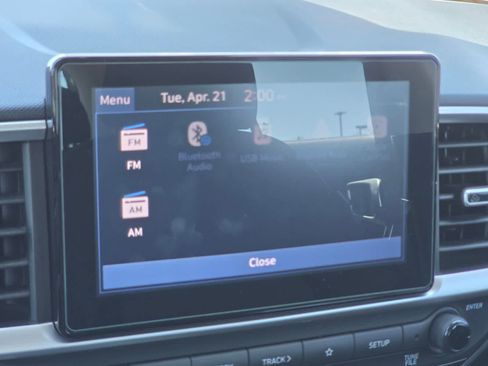 Used 2023 Hyundai Venue SE FWD image 15