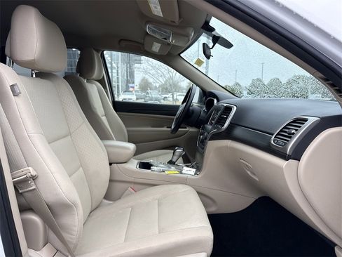 Used 2021 Jeep Grand Cherokee Laredo w/ Security & Convenience Group image 20