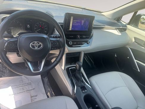 Used 2024 Toyota Corolla Cross LE AWD/4WD image 10