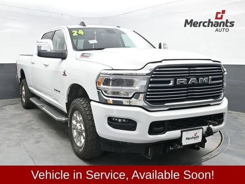 Used 2024 RAM 2500 Laramie AWD/4WD image 1
