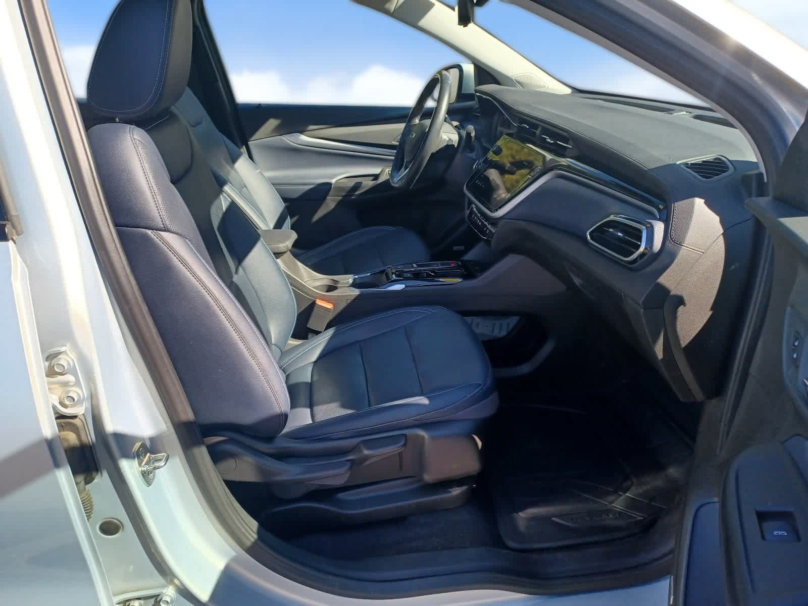 Used 2023 Chevrolet Bolt EUV Premier w/ Sun & Sound Package FWD image 20