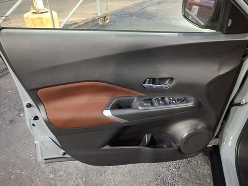 Used 2023 Nissan Kicks SR w/ Interior Electronics Package image 20