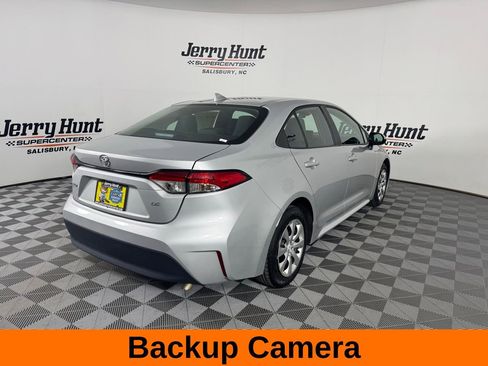 Used 2024 Toyota Corolla LE image 7