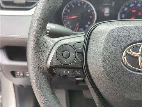 Used 2020 Toyota RAV4 LE image 15