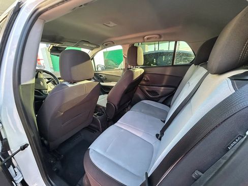 Used 2019 Chevrolet Trax LS FWD image 4
