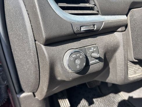 Used 2017 Chevrolet Traverse Premier image 16