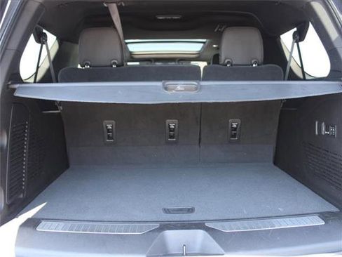 Used 2023 Chevrolet Suburban Z71 image 42