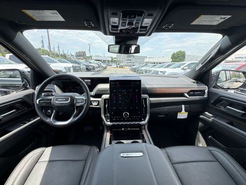 New 2026 GMC Yukon Denali w/ Sun & Power Step Package AWD/4WD image 23