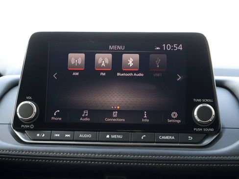 Used 2025 Nissan Rogue SV FWD image 21
