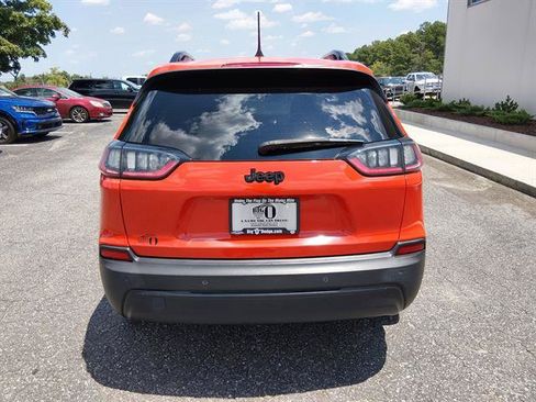 Used 2021 Jeep Cherokee Latitude Plus FWD image 4