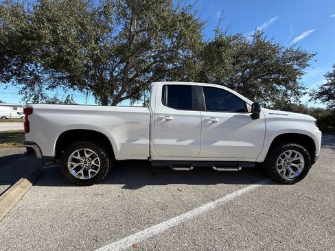 Used 2020 Chevrolet Silverado 1500 LT w/ LT Value Package image 2