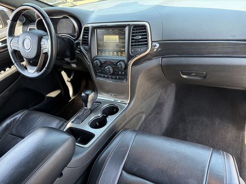 Used 2017 Jeep Grand Cherokee Overland RWD image 12