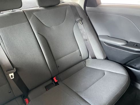 Used 2025 Kia K4 LXS image 36