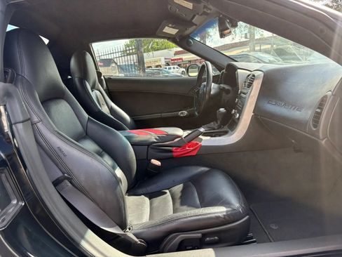 Used 2005 Chevrolet Corvette Coupe w/ Preferred Equipment Group RWD image 18