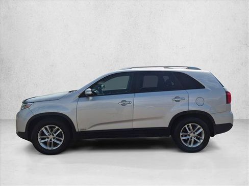 Used 2015 Kia Sorento LX AWD/4WD image 9