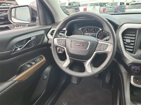 Certified 2023 GMC Acadia SLE w/ Driver Convenience Package image 16