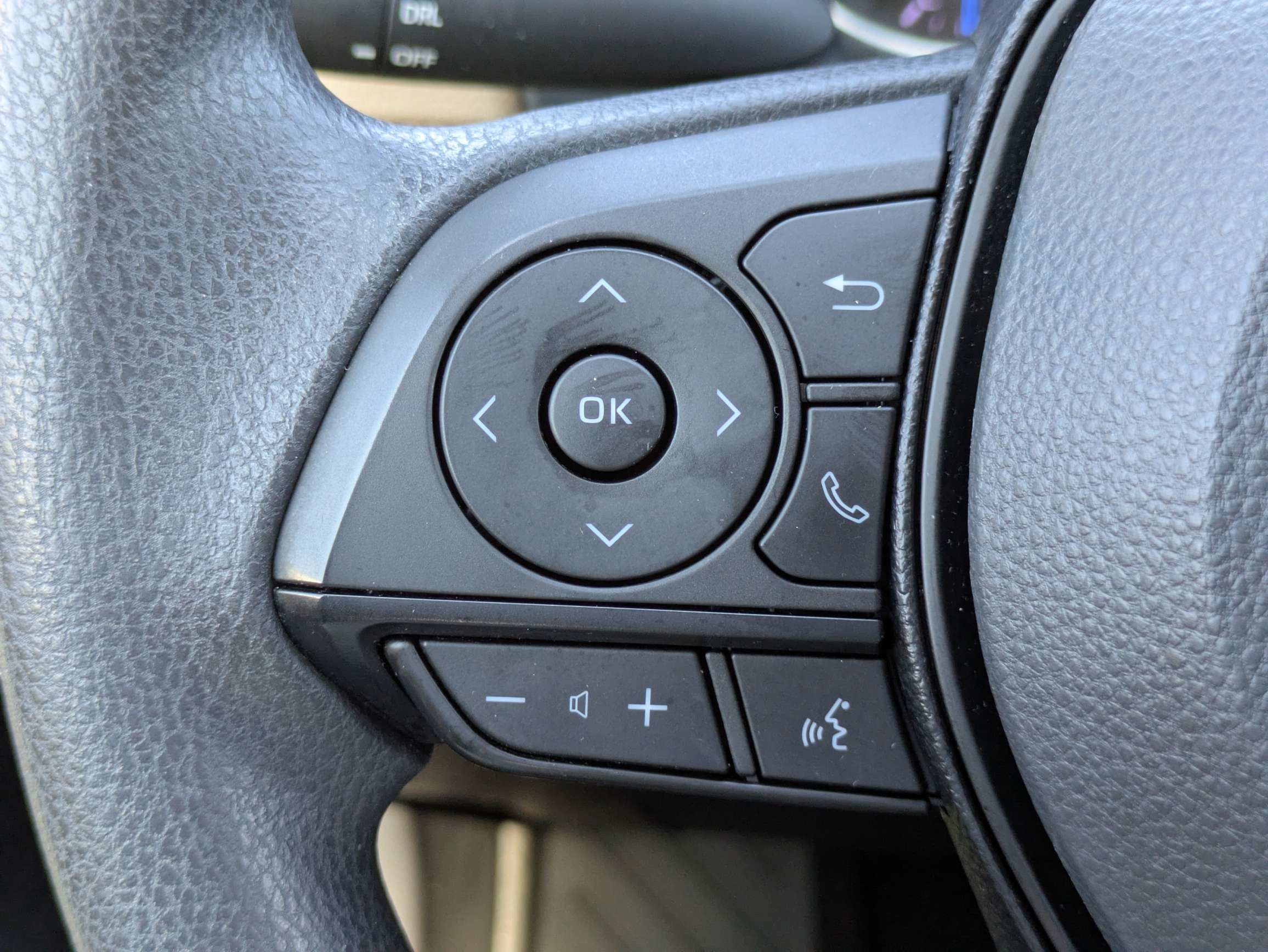 Used 2019 Toyota RAV4 LE w/ Protection Package AWD/4WD image 22